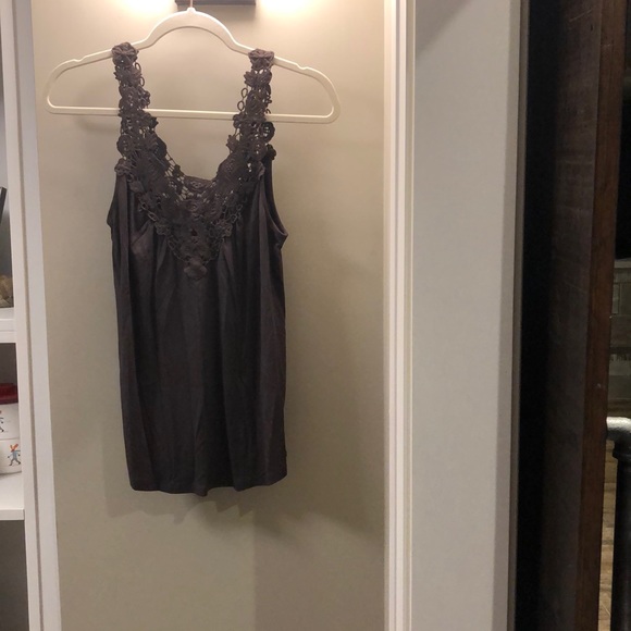 Dynamite Crochet Tank - Picture 1 of 7